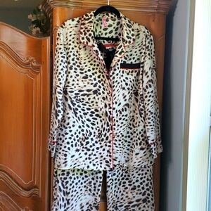 Cosmopolitan soft and luxury PJ'S. Animal print. Size large. Like new.